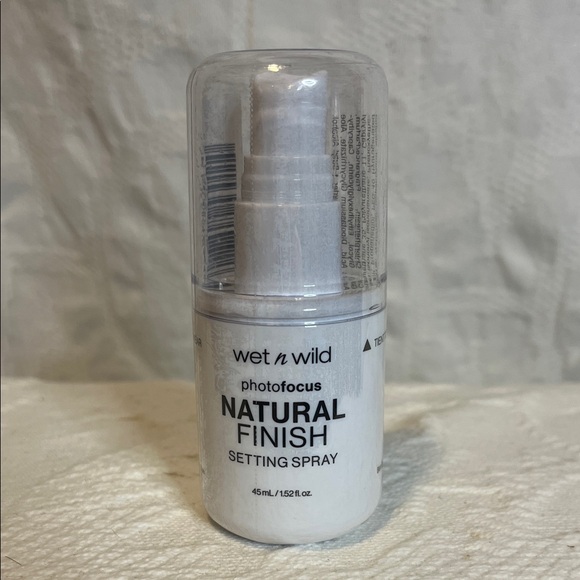 wet n wild Other - wet n wild Photo Focus Natural Finish Setting Spray